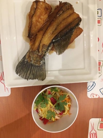 กระพงทอดน้ำปลา