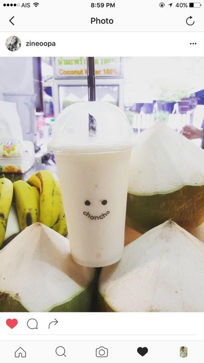 มะพร้าวปั่นนมสด ( Coconut with milk smoothies)