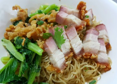 ชาวทักษิณบะหมี่เกี๊ยว ปู หมูแดง รามอินทรา 67