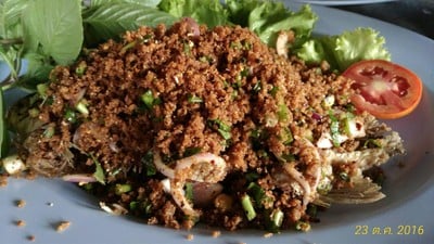 ลาบปลาตะเพียนทอด