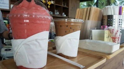 อาหาร หรือ เครื่องดื่ม