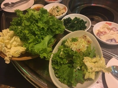 ผักสดและเครื่องเคียง