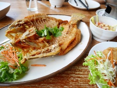 เมนูของร้าน ครัวเจ๊ง้อ บางนาตราด กม.4