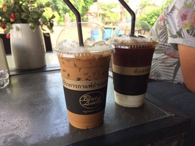 Blue Lemon Coffee สามชุกตลาดร้อยปี Blue Lemon Coffee สามชุกตลาดร้อยปี