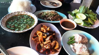 อาหาร หรือ เครื่องดื่ม