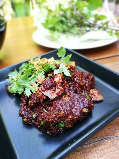 เมนูของร้าน ลาบยางเนิ้ง