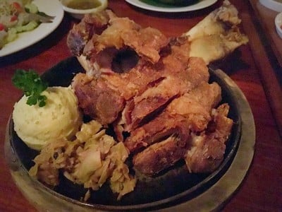 The View Village Restaurant & Karaoke แม่เหียะ