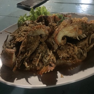 กั้งทอดกระเทียมพริกไทย