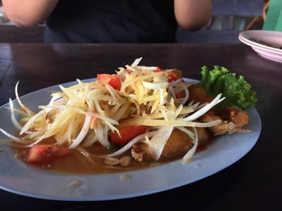 ส้มตำปลาช่อนทรงเครื่อง