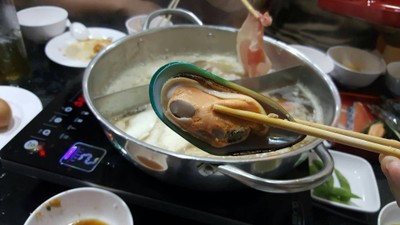 อาหาร หรือ เครื่องดื่ม