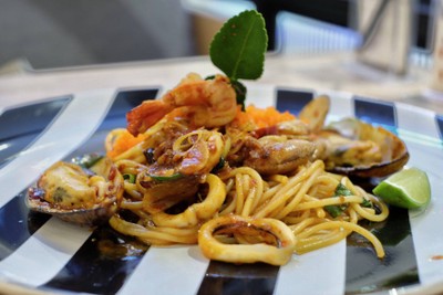 On the Table เซ็นทรัลพลาซ่าปิ่นเกล้า