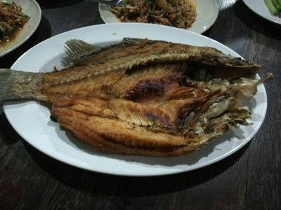 ปลากระพงทอดน้ำปลา