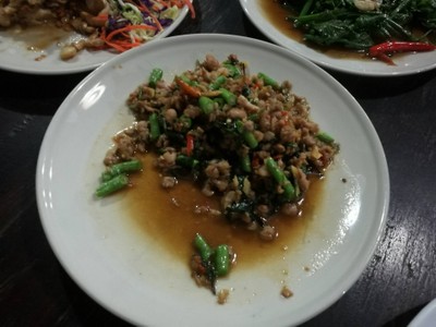 ผัดกระเพาหมูสับ