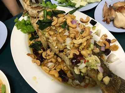 ปลากะพงสมุนไพร