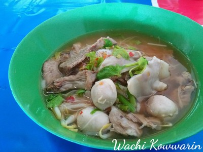 เส้นหมี่หมูตุ๋น