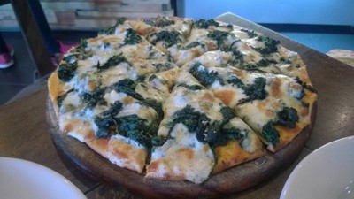 SPINACH AND MUSHROOM PIZZA
