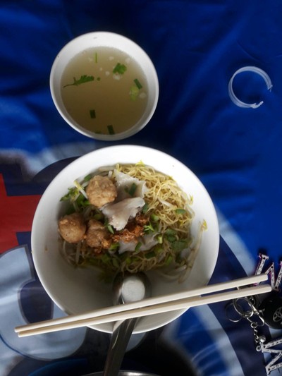 บะหมี่แห้งต้มยำ