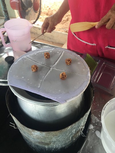 น้ำพริกคุณนายเจี๊ยบอารมณ์ดี,ปีกไก่ทอด