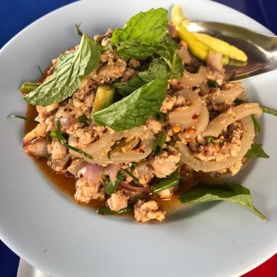 ไก่ย่างระเบียบ เขาสวนกวาง ในเมือง