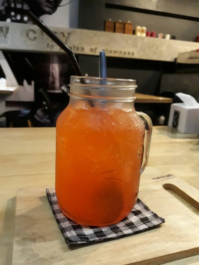 สตอเบอรี่โซดา