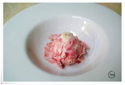 STRAWBERRY YOGHURT