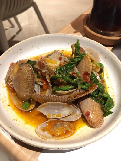 ผัดหอยลาบลุยโหระพา