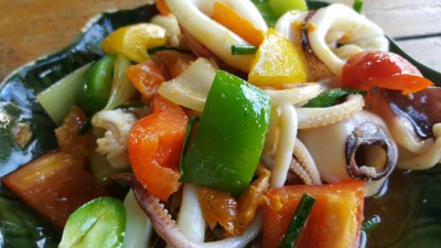ปลาหมึกผัดไข่เค็ม
