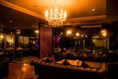 Giant's Bar and Restaurant