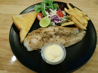 สเต็กปลาดอลลี่