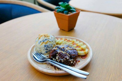 Chada Cafe' (ชาฏา คาเฟ่) Chada Cafe' (ชาฏา คาเฟ่)