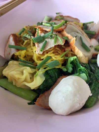 บะหมี่เกี๊ยวแห้ง