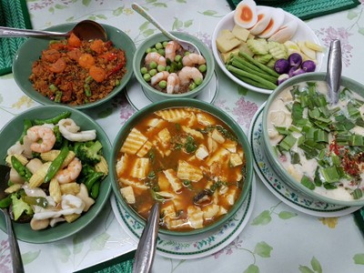 อาหาร หรือ เครื่องดื่ม
