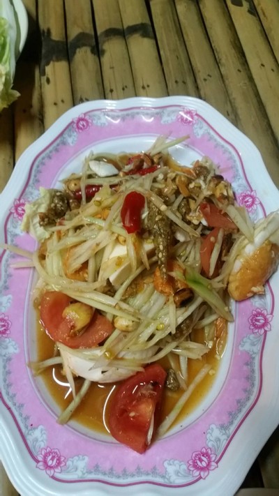 ส้มตำไข่เค็มปลากรอบ