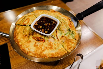 Seafood Pancake ( 300 บาท )