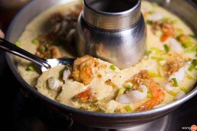 ต้อยโภชนา ข้าวต้มรอบดึก นวลจันทร์