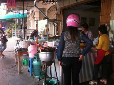 หน้าร้าน ข้าวมันไก่คุณยาย ปักธงชัย