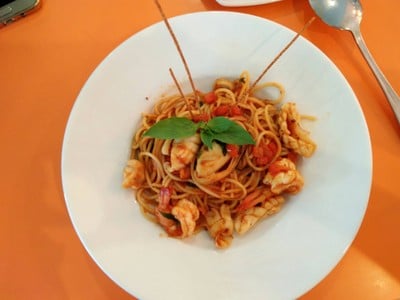 อาหาร หรือ เครื่องดื่ม