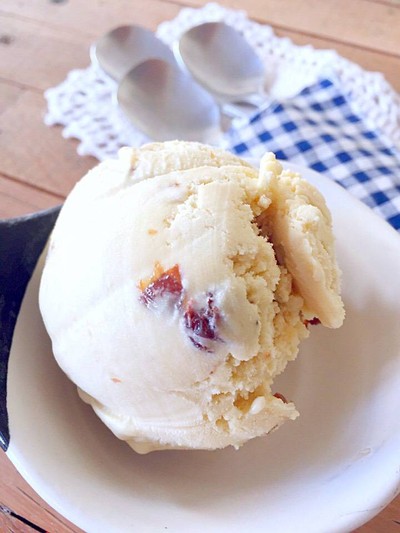 ไอศกรีมรัมเรซิ่น