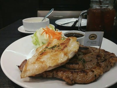 หมูคุโรบูตะ+อกไก่+ซอสแจ่ว