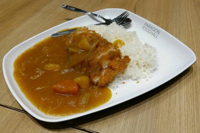 ข้าวแกงกะหรี่ไก่ทอด