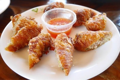 นิว ไก่ย่างบัวตอง 2 (New Gai Yang Baotong) สามแยกวิเชียรบุรี นิว ไก่ย่างบัวตอง 2 (New Gai Yang Baotong) สามแยกวิเชียรบุรี