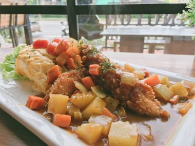 ข้าวแกงกะหรี่ญี่ปุ่นไก่ทอดออมเลท