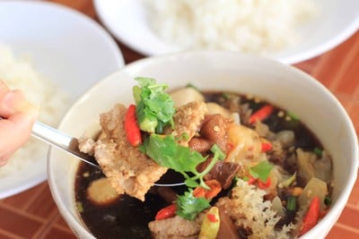 อาม่าตีนไก่ซุปเปอร์ มีสาขาเดียว