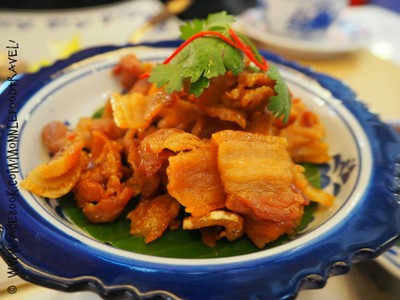 หมูสามชั้นทอดน้ำปลา