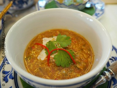 น้ำพริกกุ้งสด ชะอมไข่ทอด