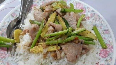 อาหาร หรือ เครื่องดื่ม