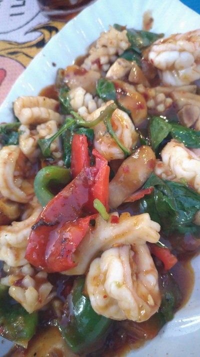 ผัดโหระพากุ้ง,ปลาหมึก. สดมาก