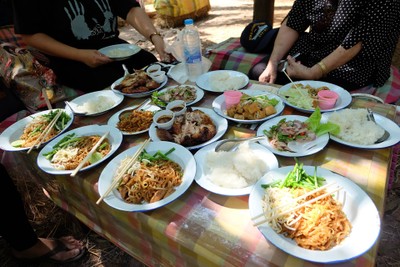 อาหาร หรือ เครื่องดื่ม