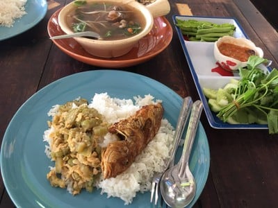 อาหาร หรือ เครื่องดื่ม
