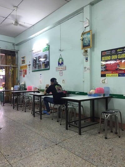 บรรยากาศ ก๋วยเตี๋ยวเรือลุงโชค